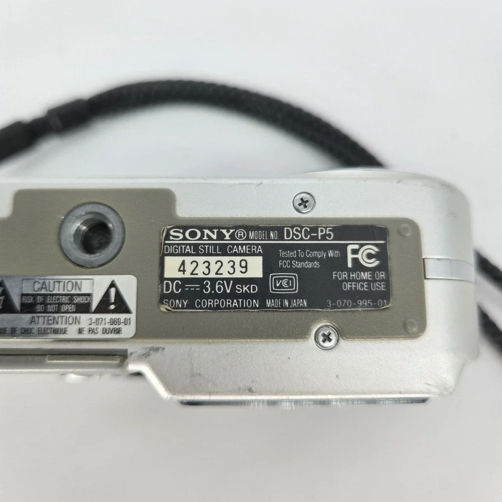 Sony Cyber-shot DSC-P5 3.2MP Digital Camera Japan 423239 6X Zoom Stick Untested